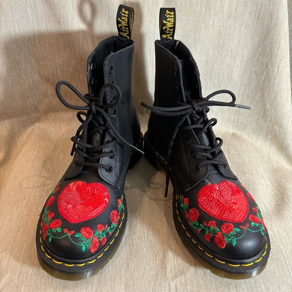 DR MARTENS Sz 8 Pascal Heart Sequin Embroidered Roses Leather Ankle Boots - Picture 1 of 10
